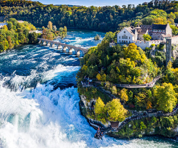 Schaffhausen in der Schweiz: Altstadt und Rheinfall